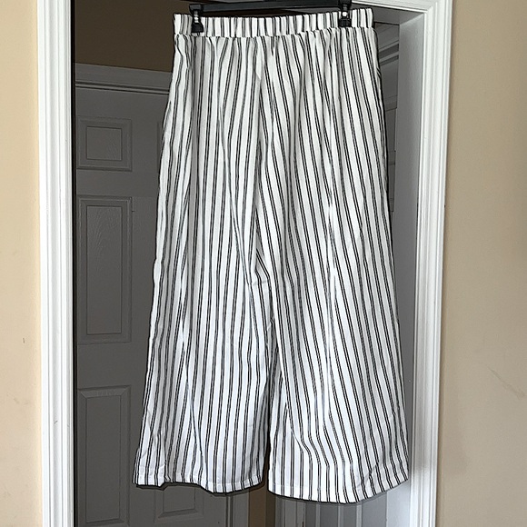 🌸NWOT🌸 Adorable Stripe Print Elastic Wide Leg Trousers With Pockets 2X/16 - Picture 2 of 2